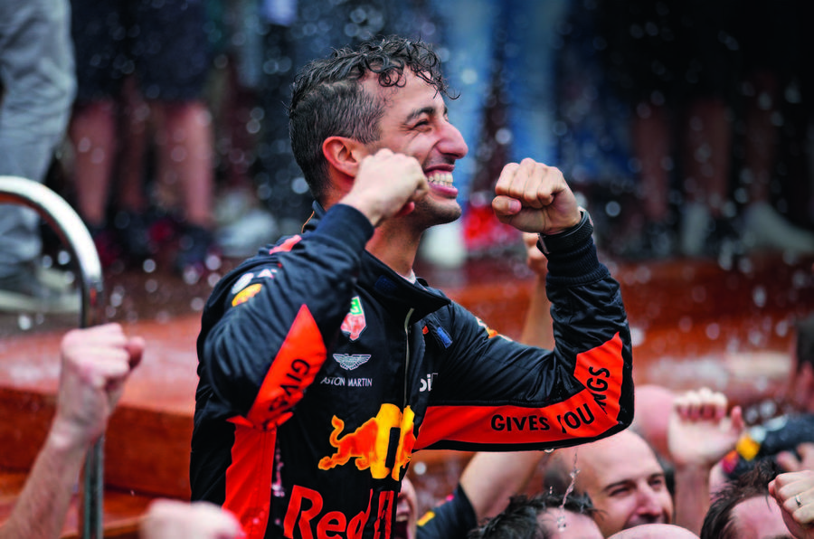 Daniel Ricciardo to leave Red Bull for Renault