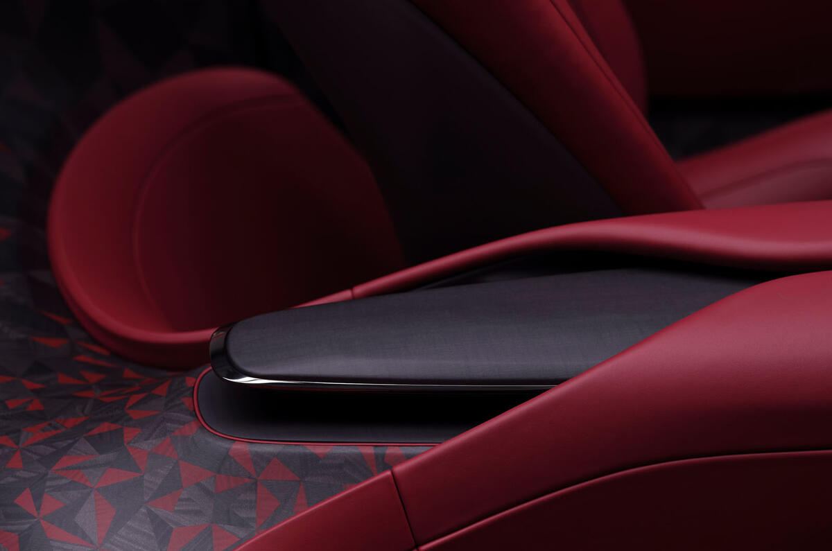 Rolls Royce Drop Tail La Rose Noir centre console