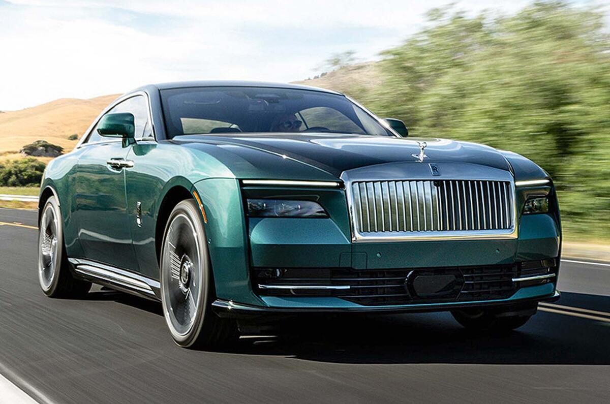 Rolls Royce Spectre front three quarter