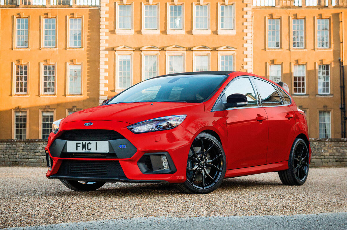 Red race ford