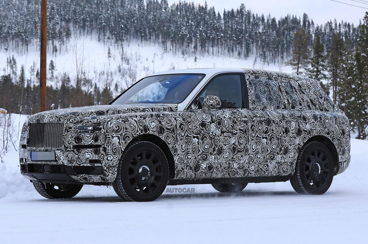 Rolls-Royce Cullinan tests with production bodywork
