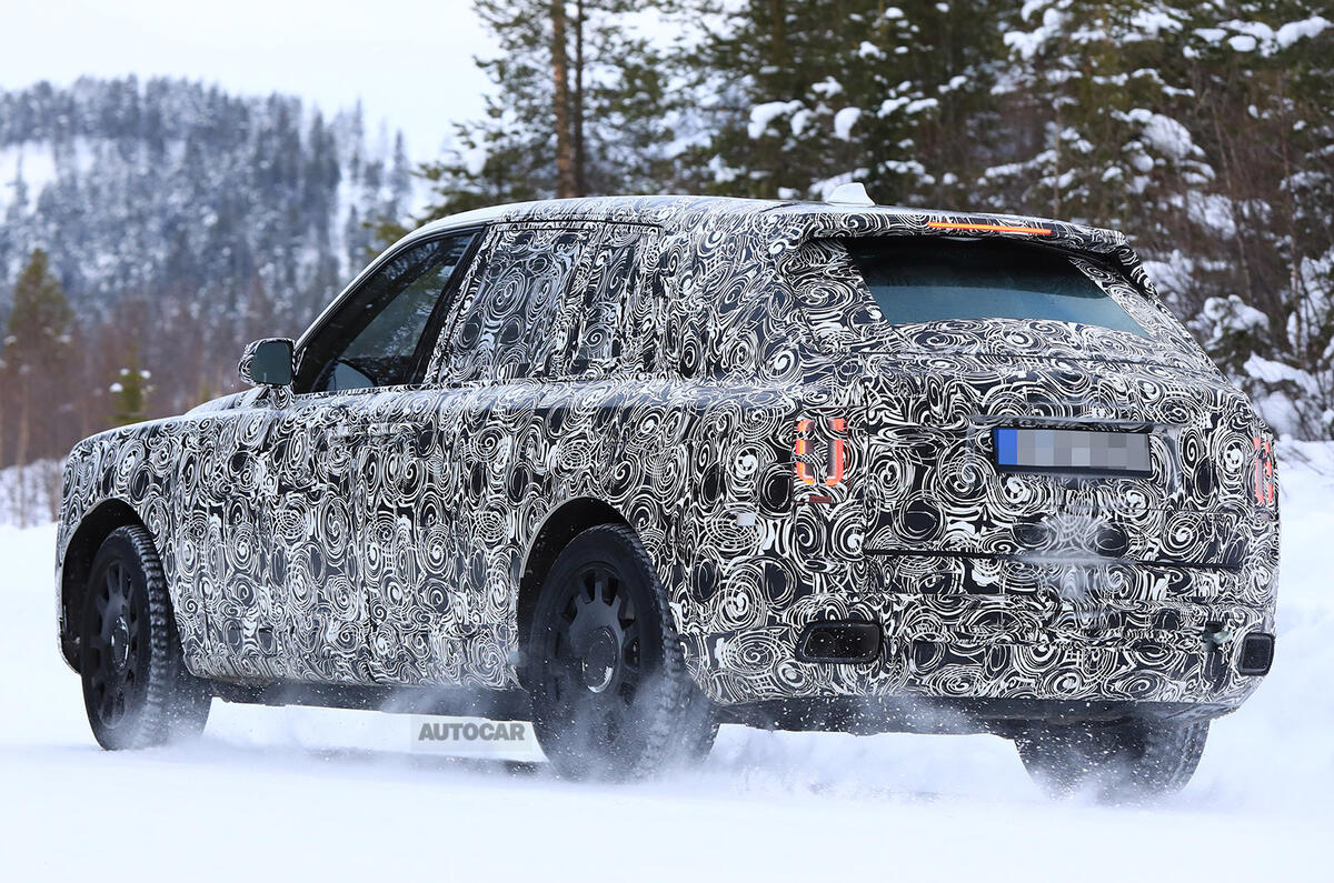 Rolls-Royce Cullinan tests with production bodywork