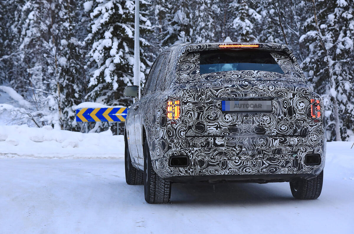 Rolls-Royce Cullinan tests with production bodywork