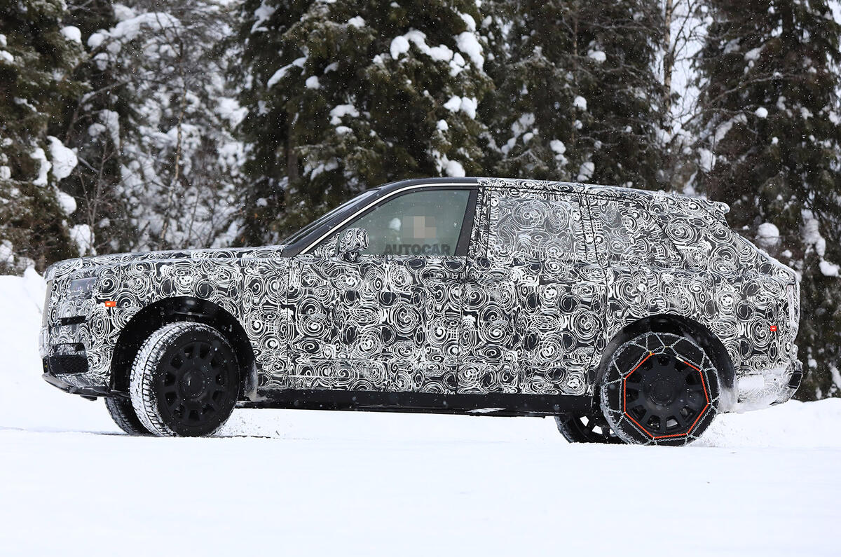 Rolls-Royce Cullinan tests with production bodywork