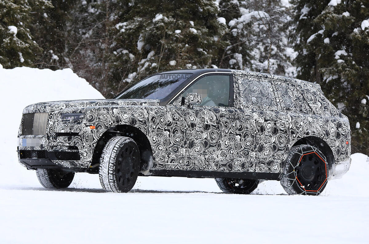 Rolls-Royce Cullinan tests with production bodywork