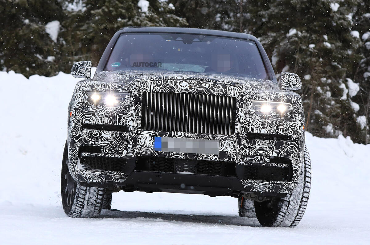 Rolls-Royce Cullinan tests with production bodywork