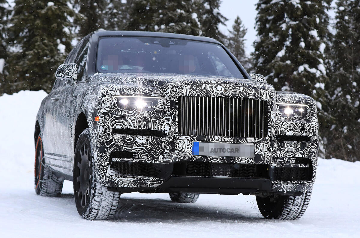 Rolls-Royce Cullinan tests with production bodywork