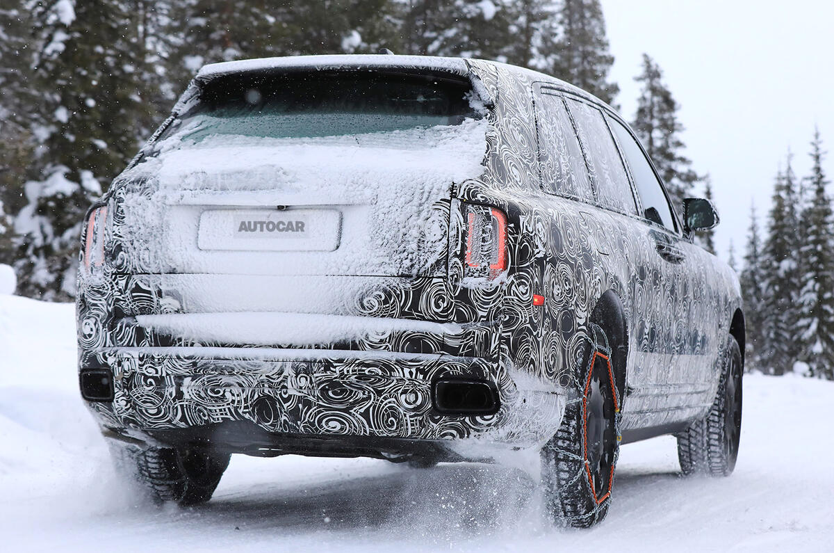 Rolls-Royce Cullinan tests with production bodywork