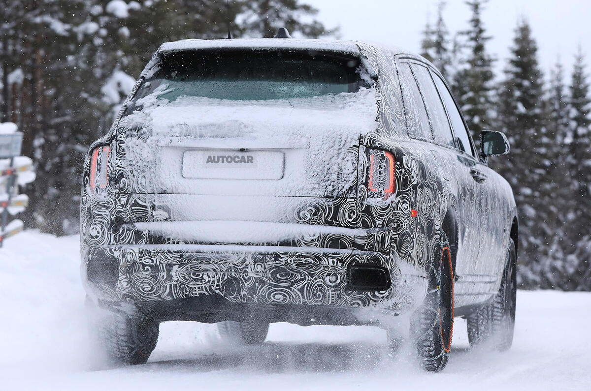Rolls-Royce Cullinan tests with production bodywork