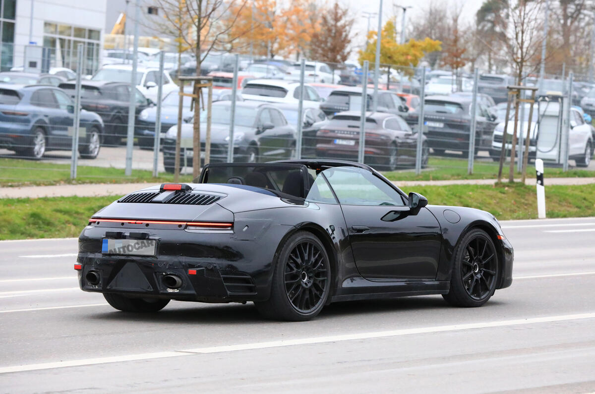 2019 Porsche 911: Speedster design influence and hybrid tech due
