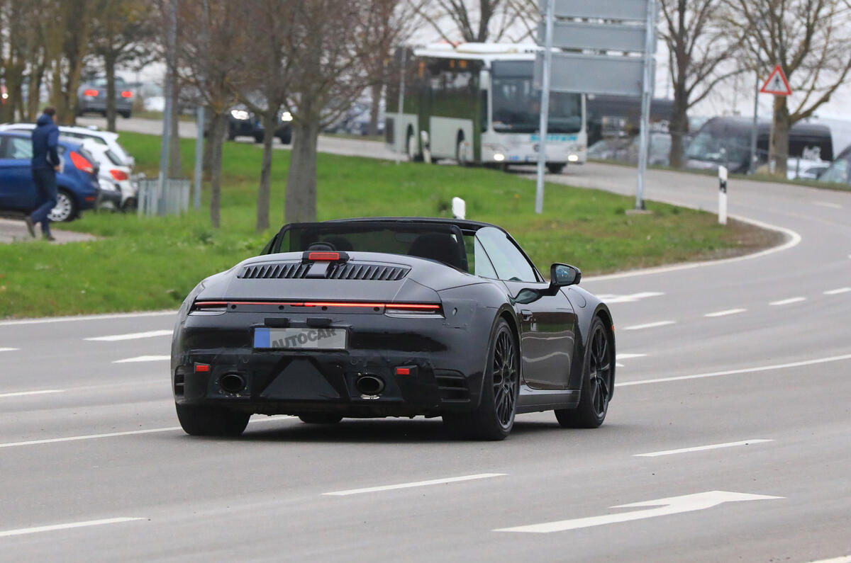 2019 Porsche 911: Speedster design influence and hybrid tech due