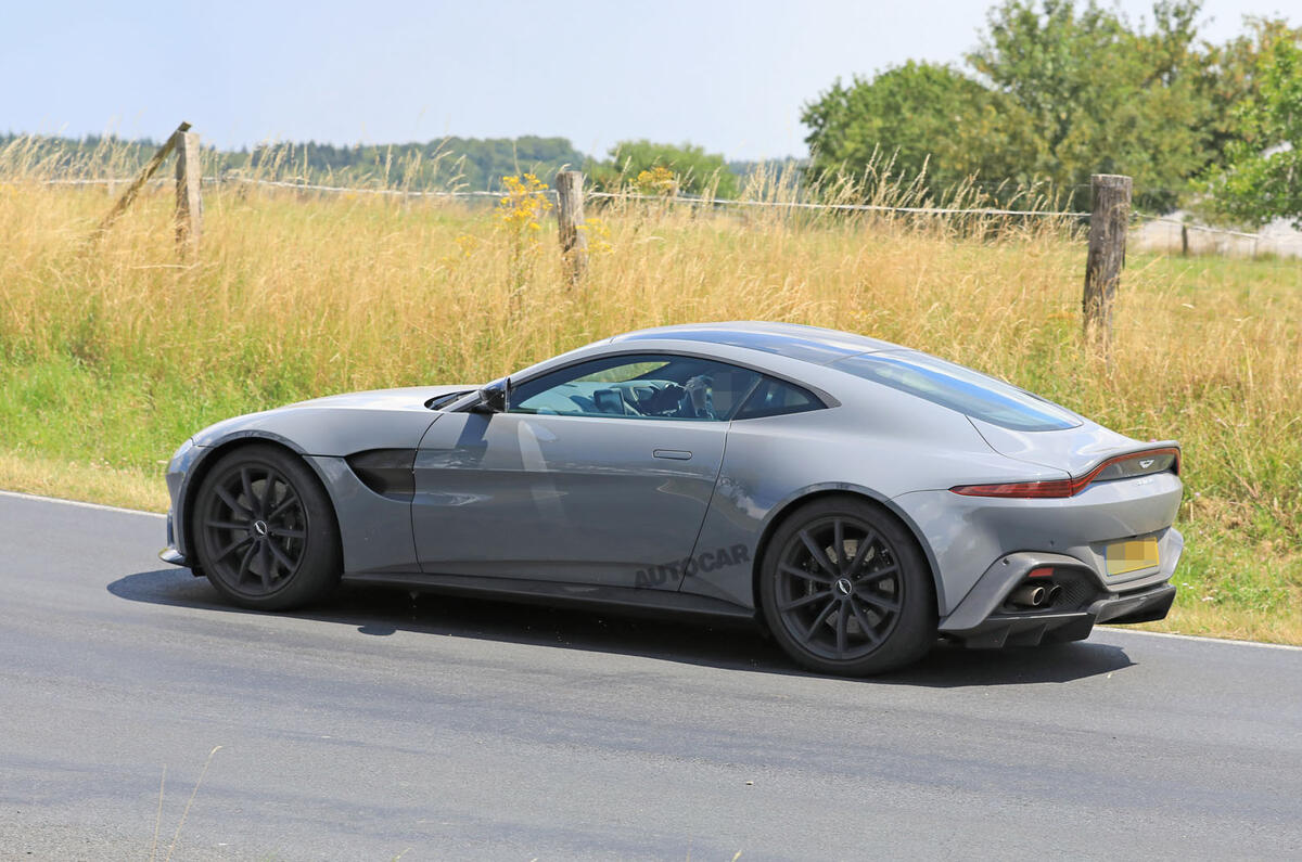 2019 Aston Martin Vantage Will Be First To Mate Manual Gearbox To