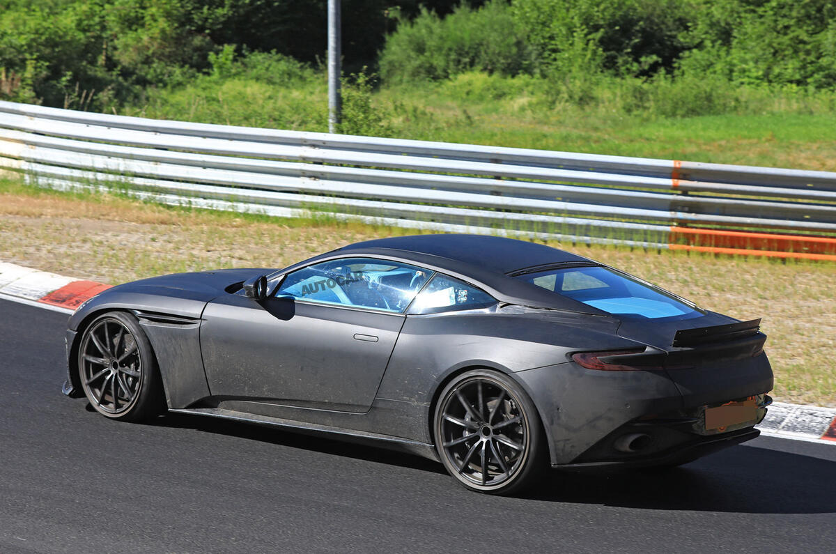 Aston Martin Vanquish to become hardcore V12 supercar in 2018