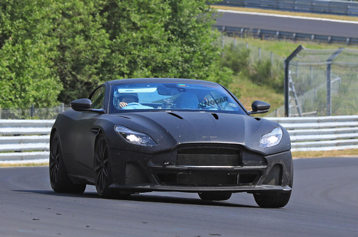 Aston Martin Vanquish to become hardcore V12 supercar in 2018