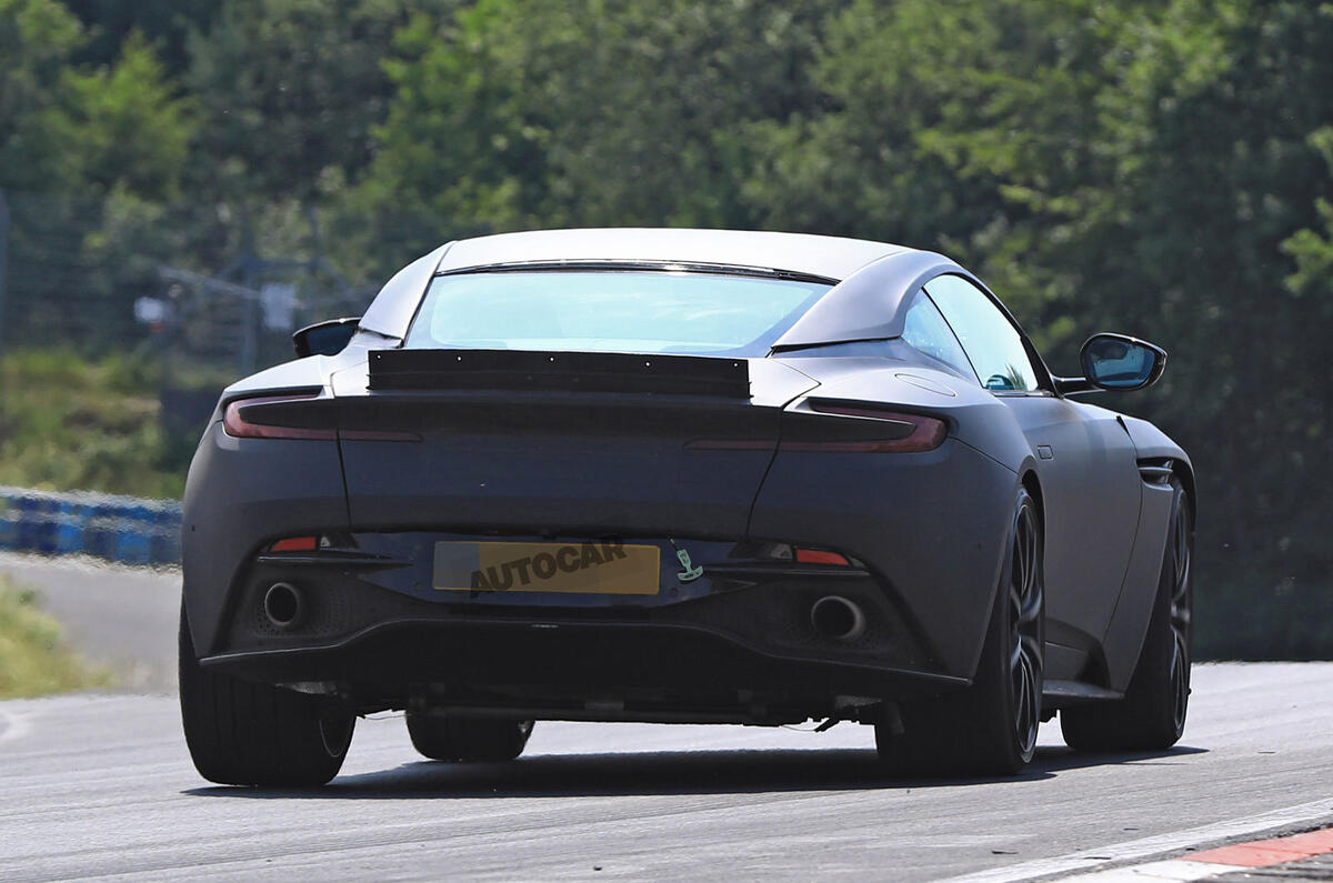 Aston Martin Vanquish to become hardcore V12 supercar in 2018