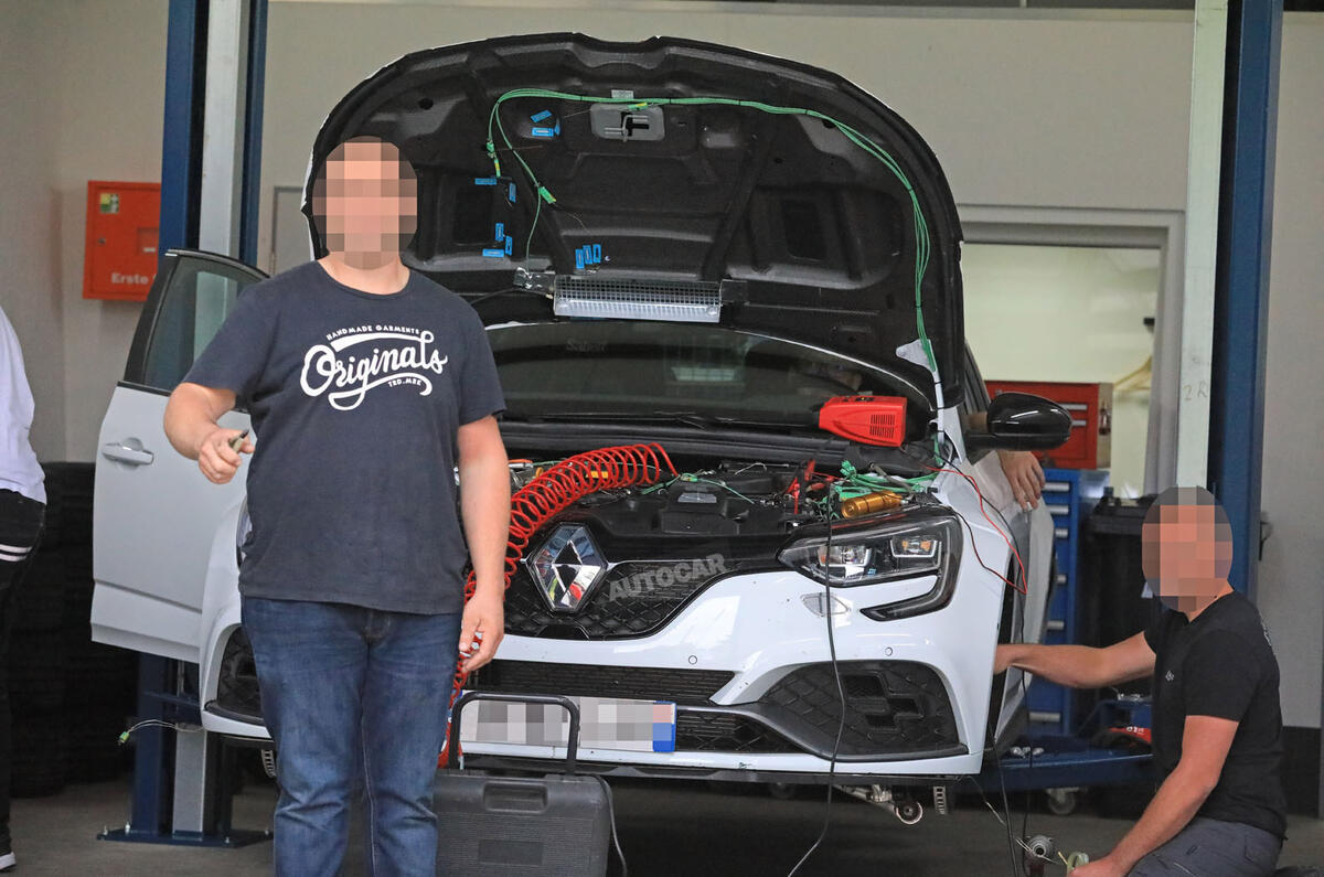 Renault Megane Rs Trophy 300 To Go For For Fwd Nurburgring Record