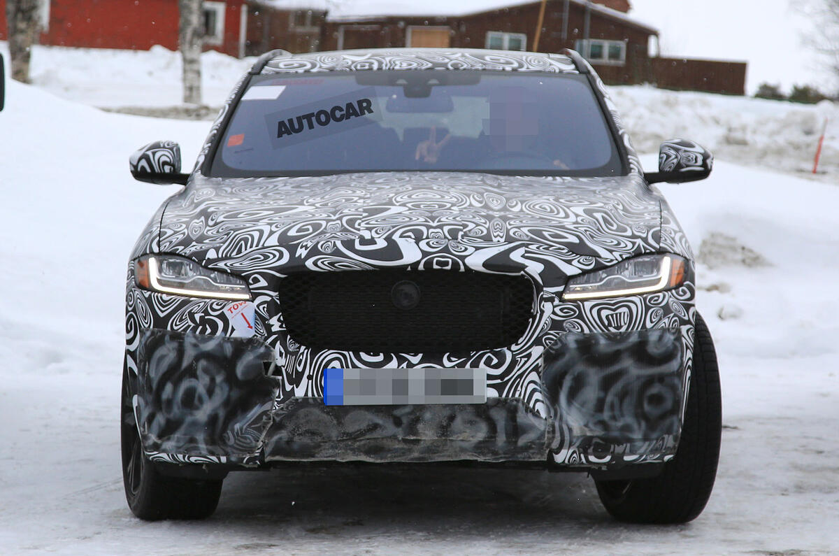 Jaguar F-Pace SVR