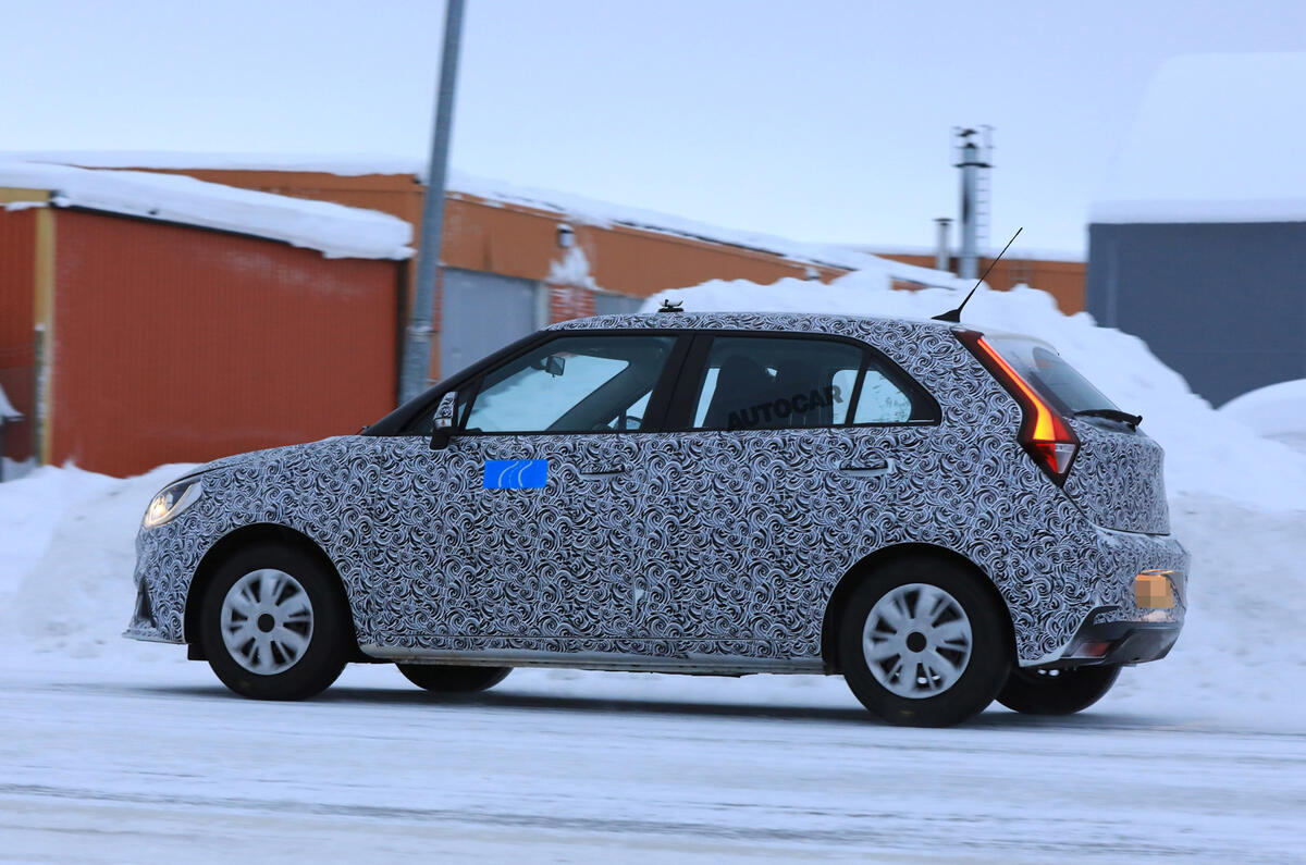 2018 MG 3