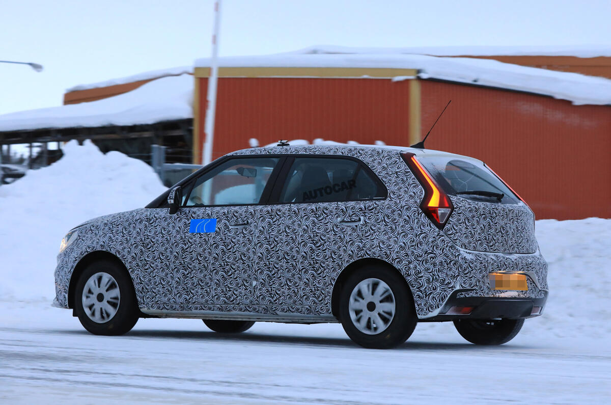 2018 MG 3