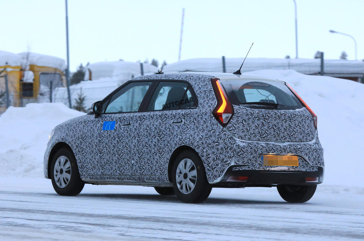 2018 MG 3