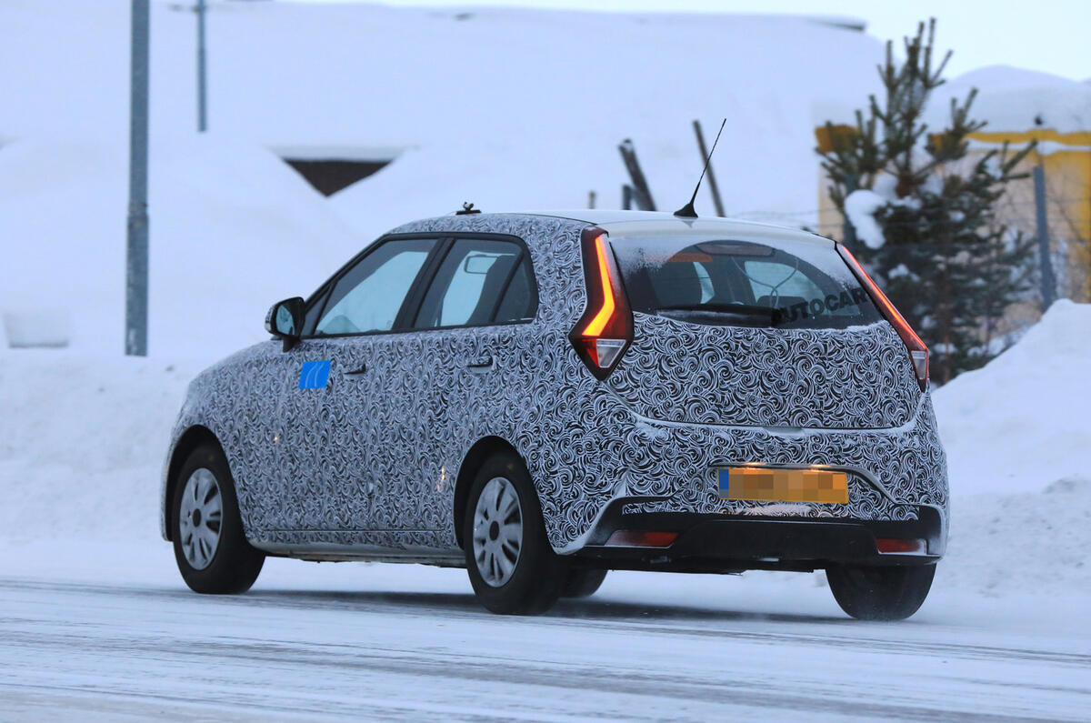 2018 MG 3