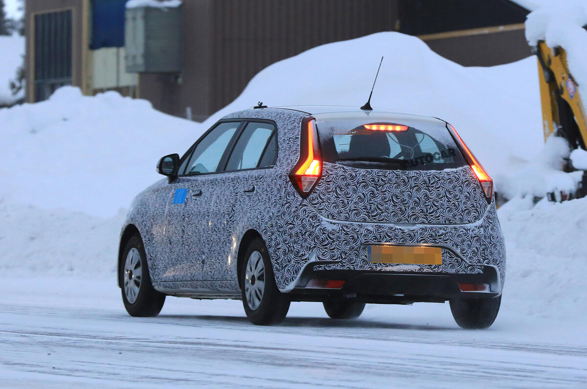 2018 MG 3