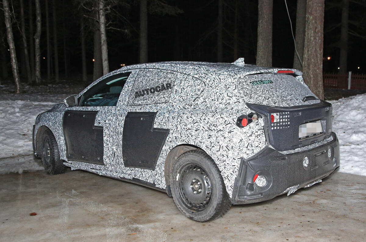2019 Ford Focus - first spy pictures show evolved design