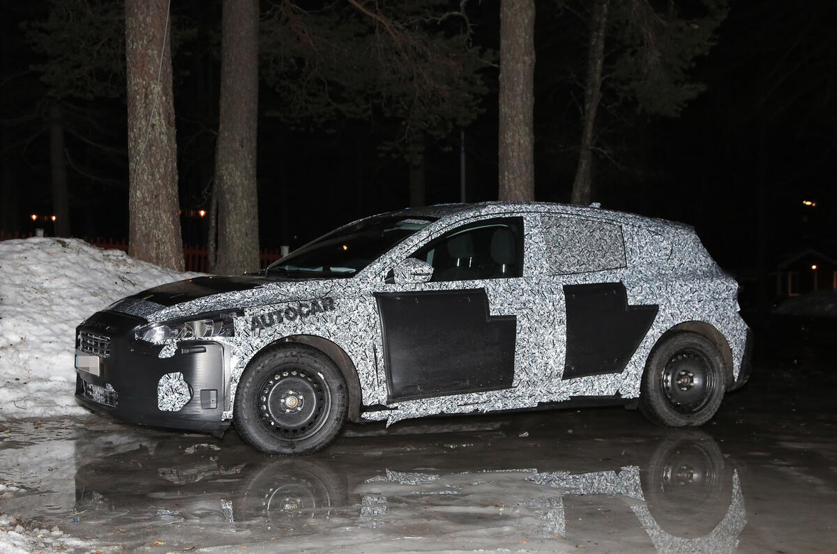 2019 Ford Focus - first spy pictures show evolved design