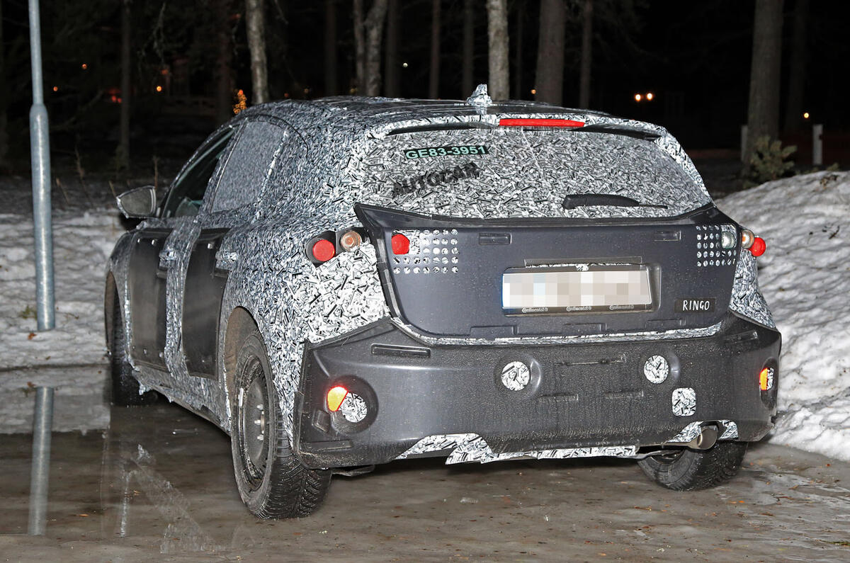 2019 Ford Focus - first spy pictures show evolved design