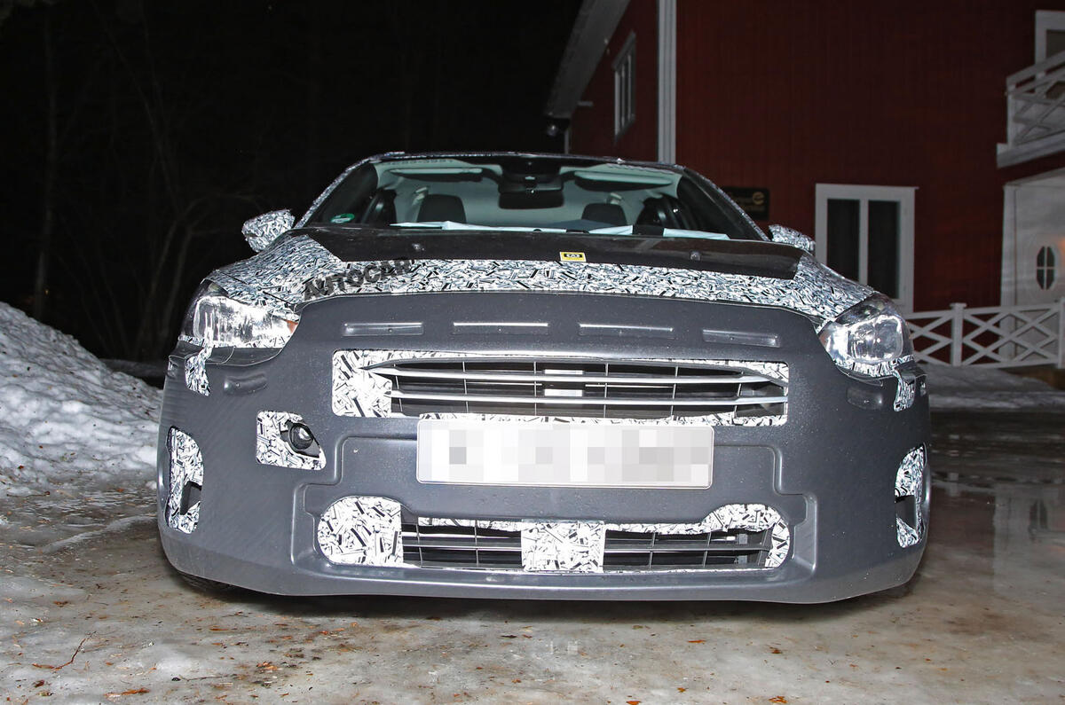 2019 Ford Focus - first spy pictures show evolved design