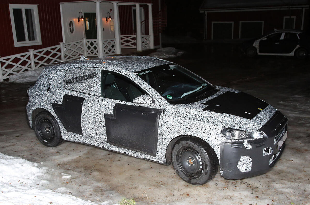 2019 Ford Focus - first spy pictures show evolved design