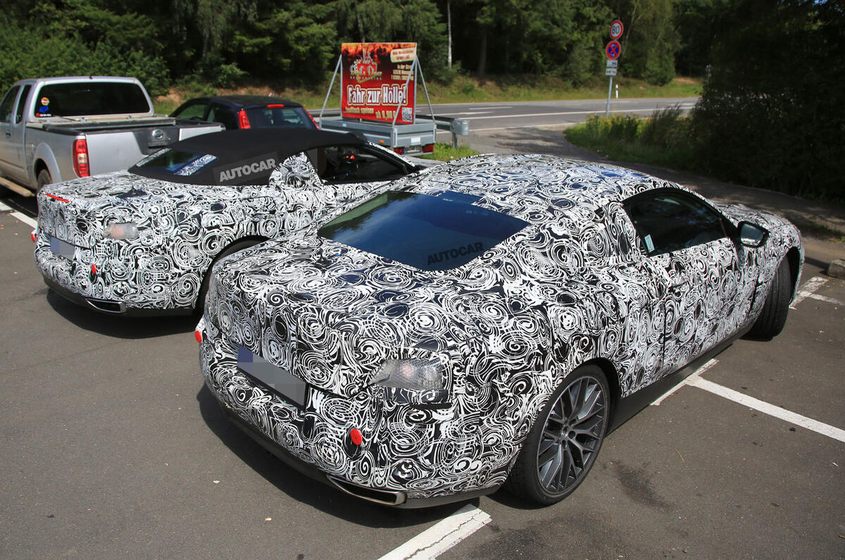 BMW 8 Series coupé and convertible sighting shows design differences