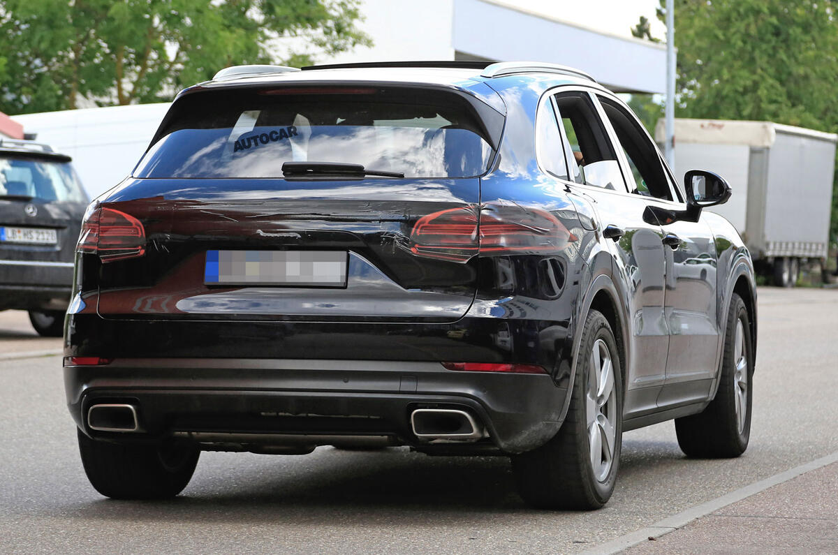 2018 Porsche Cayenne to gain 911-style tail-light strip