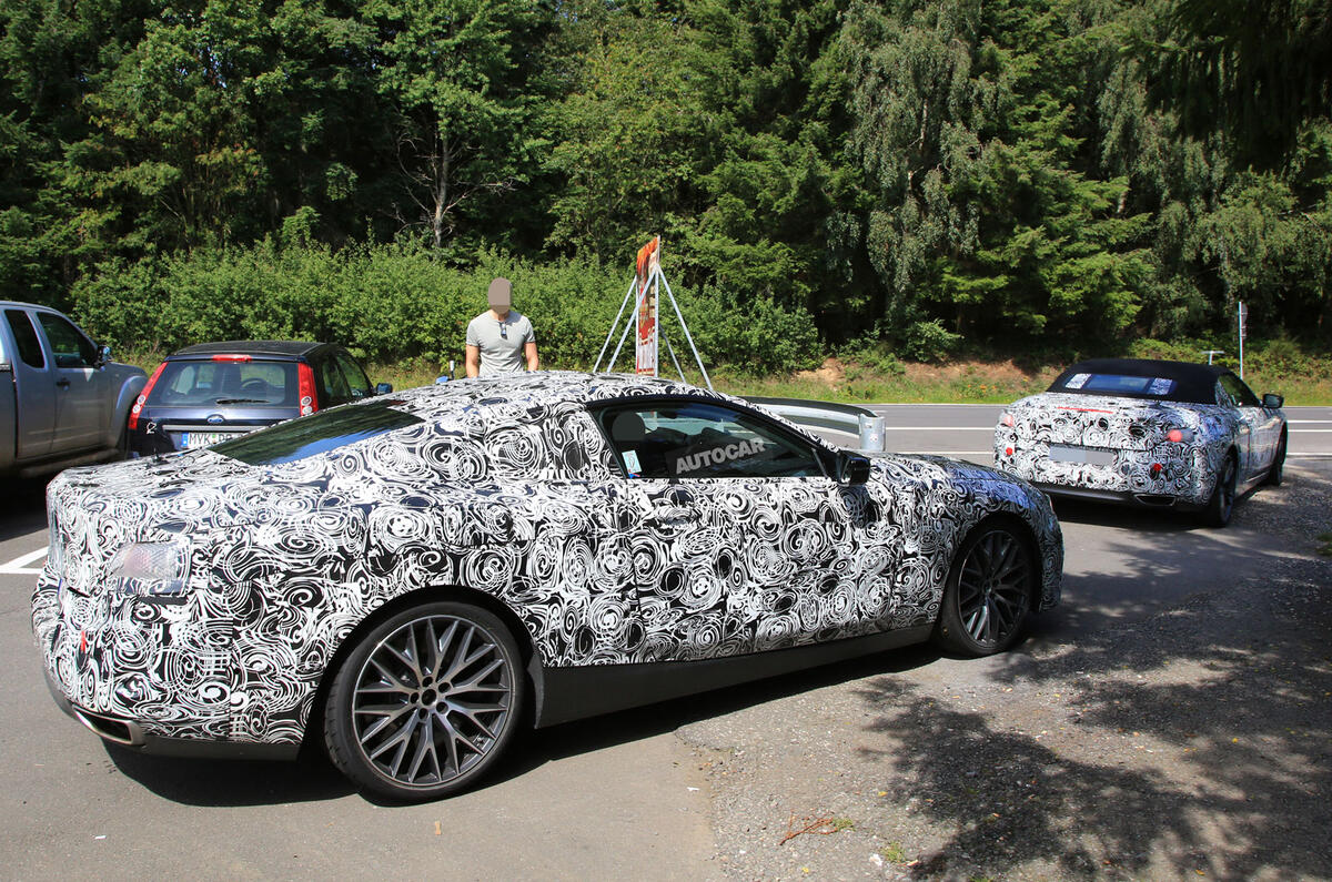 BMW 8 Series coupé and convertible sighting shows design differences