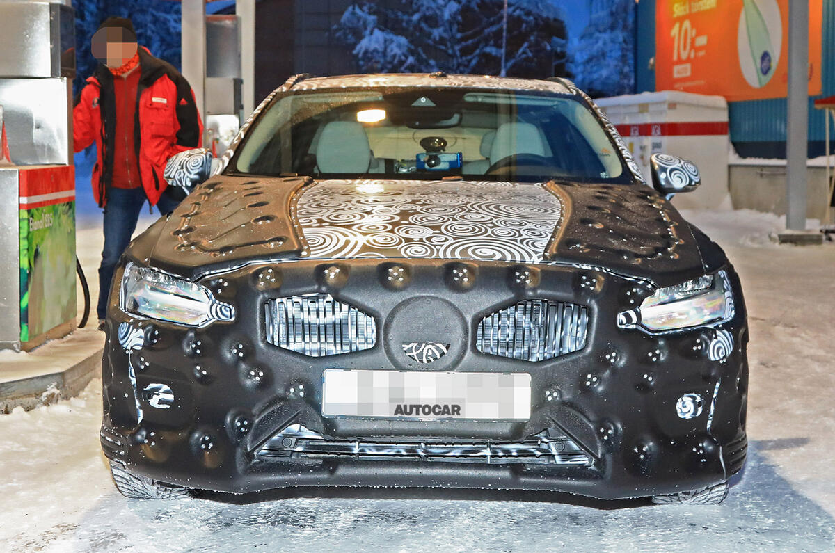 2019 Volvo V60 gets family resemblance and moves upmarket