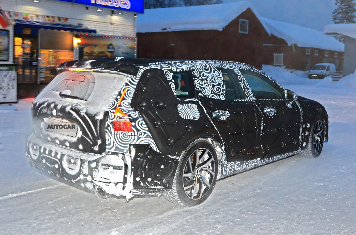 2019 Volvo V60 gets family resemblance and moves upmarket