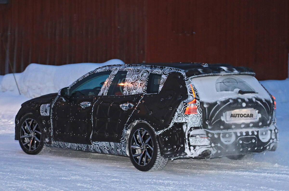 2019 Volvo V60 gets family resemblance and moves upmarket
