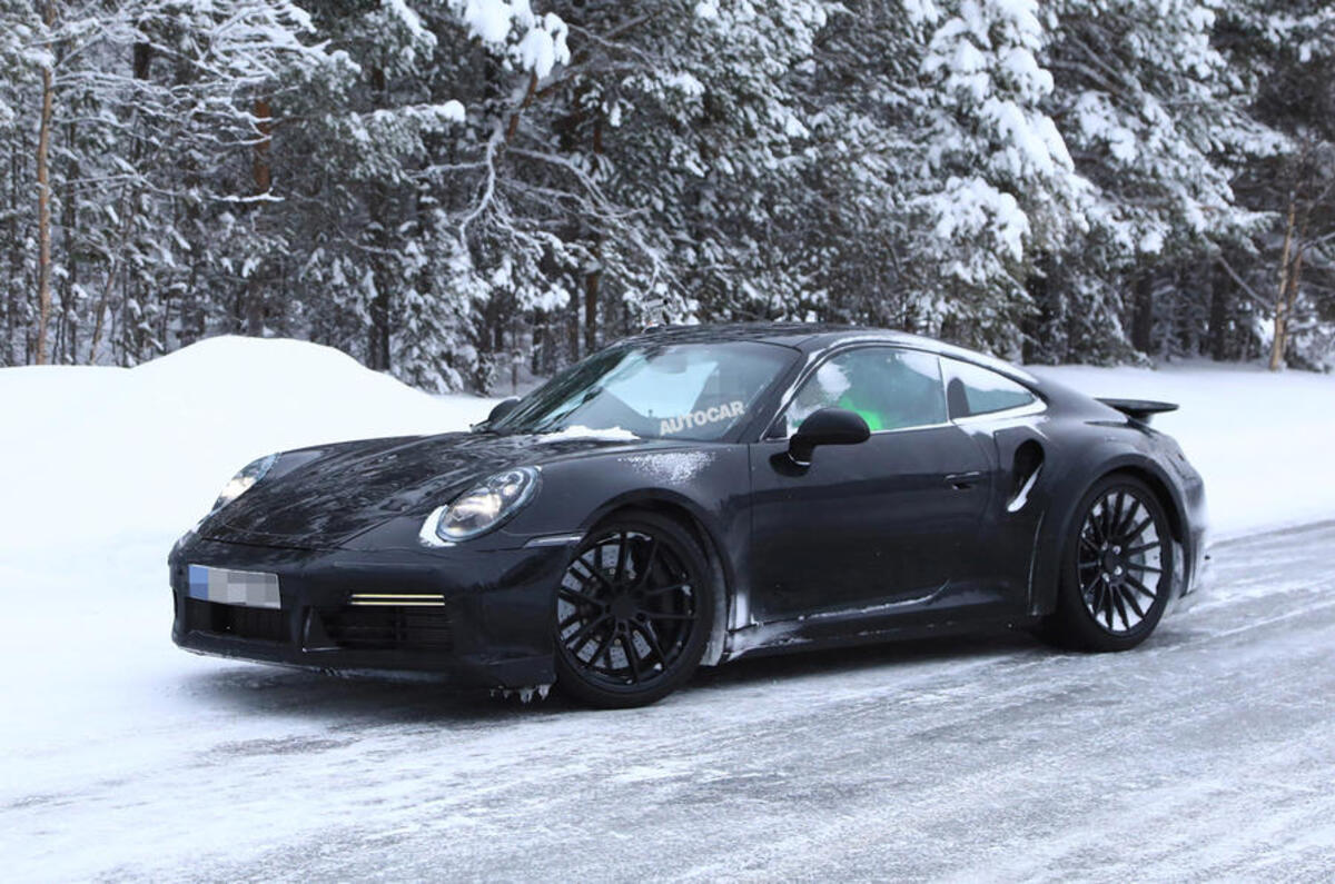 Porsche 911 hybrid to have 'close to 700bhp' with electric boost button