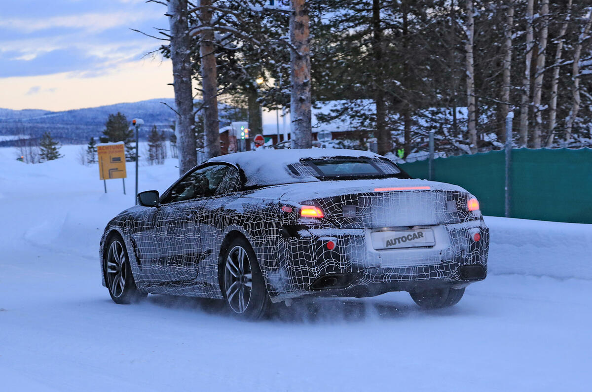 BMW 8 Series: new pics of convertible almost undisguised