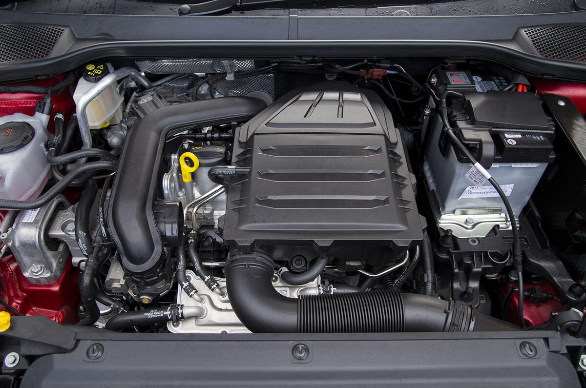 Seat Arona 1.5 TSI EVO FR engine bay