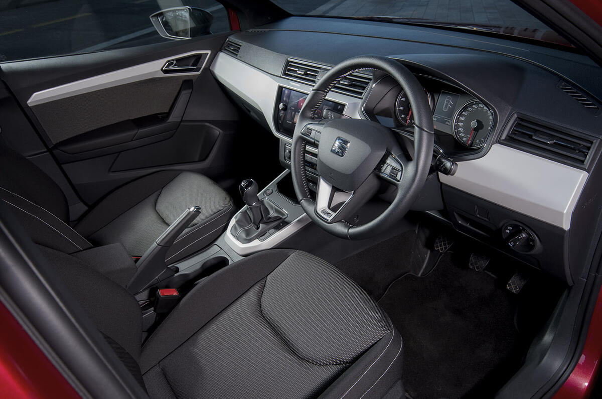 Seat Arona 1.5 TSI EVO FR interior