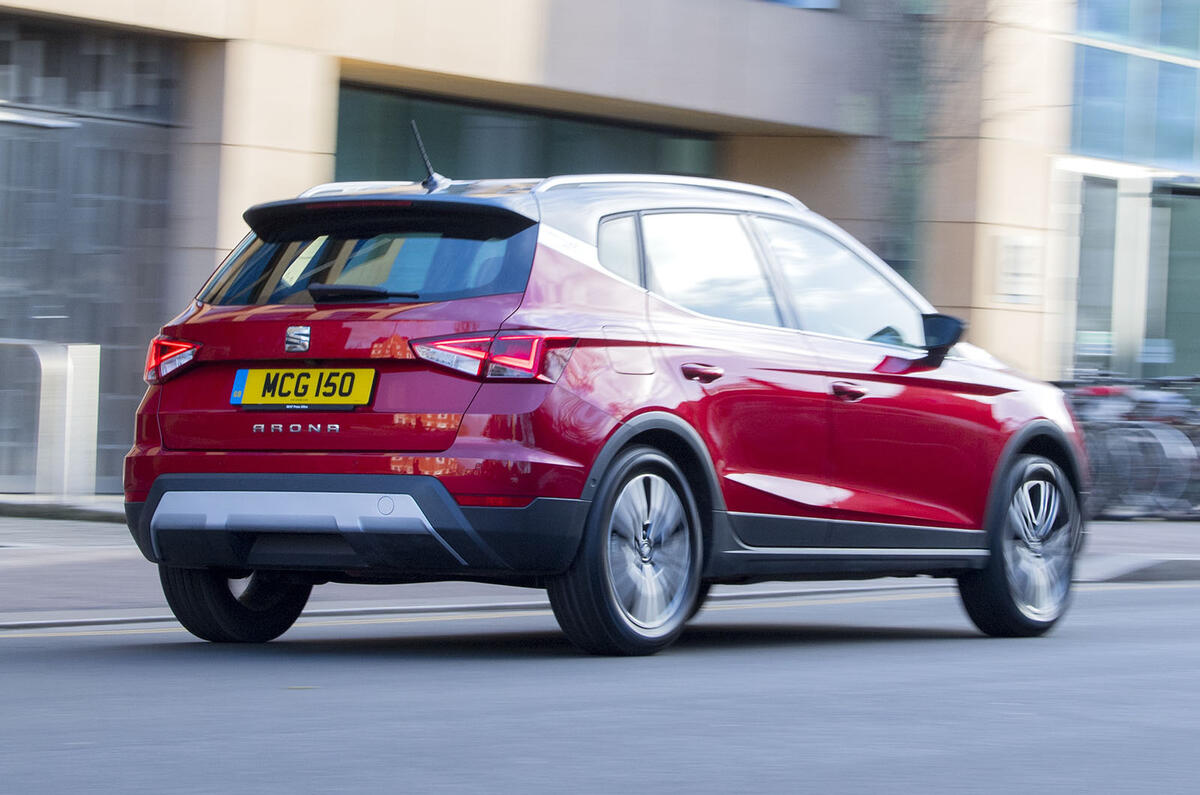 Seat Arona 1.5 TSI EVO FR rear cornering