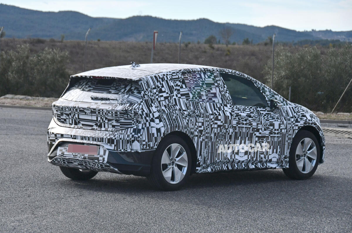 Seat El Born camo'd prototype spy photos