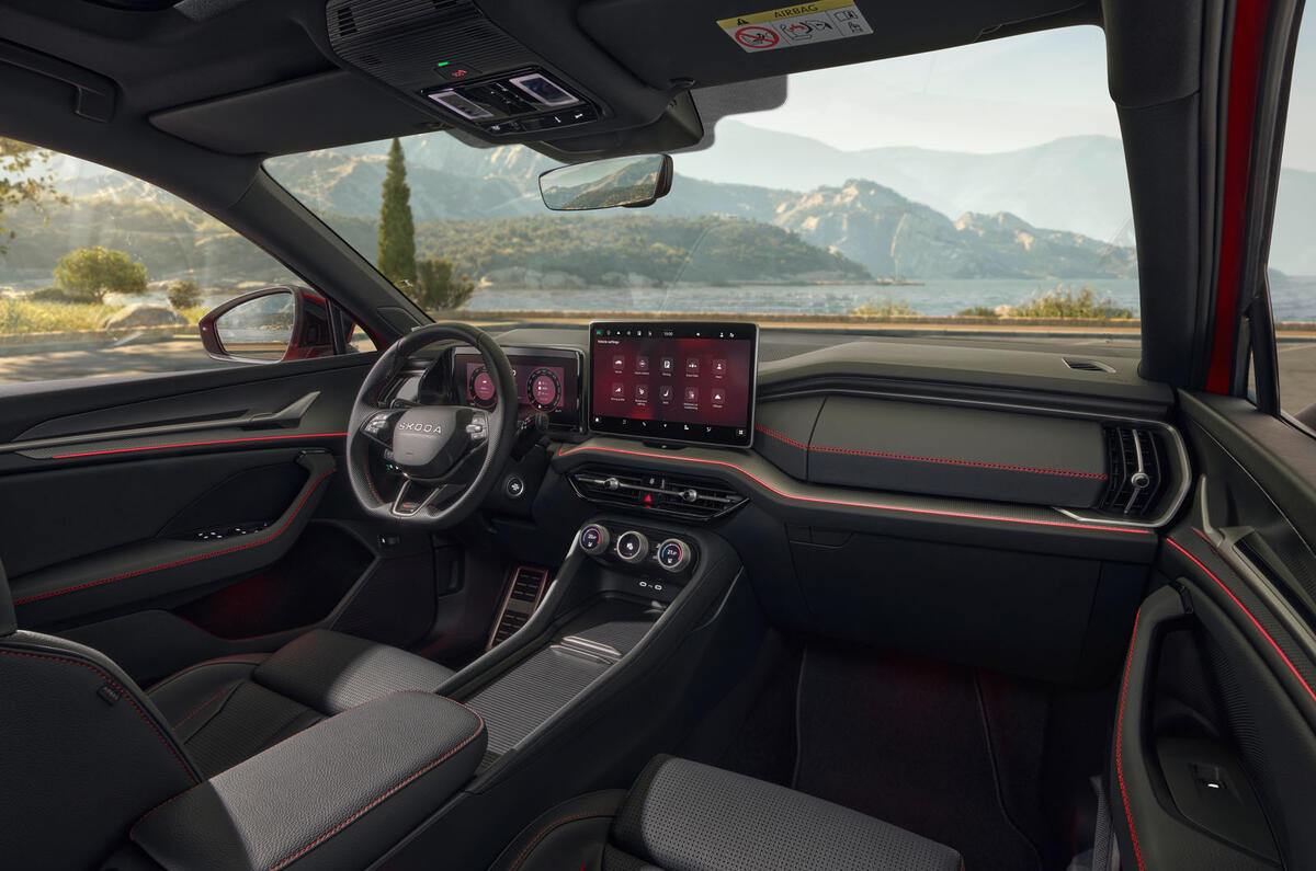 Skoda Kodiaq vRS 2025 dashboard wide