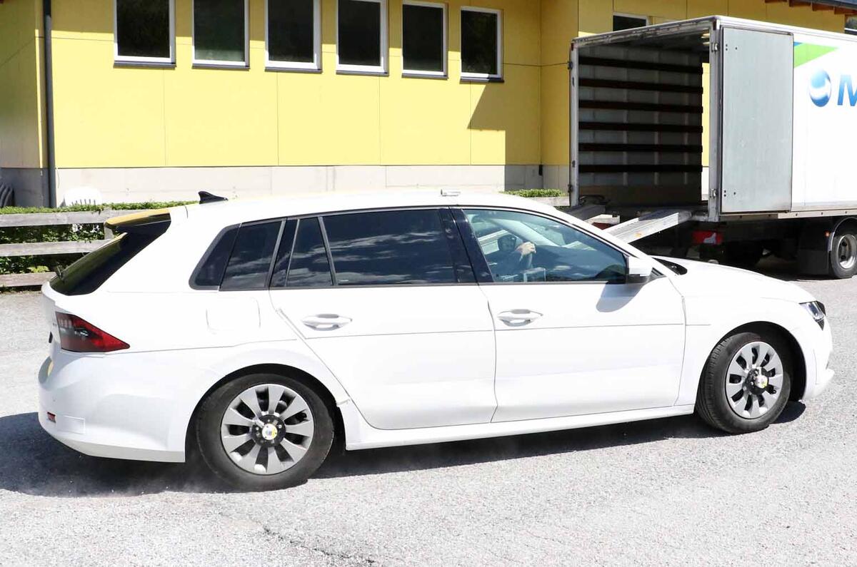 2019 Skoda Octavia estate spy shots
