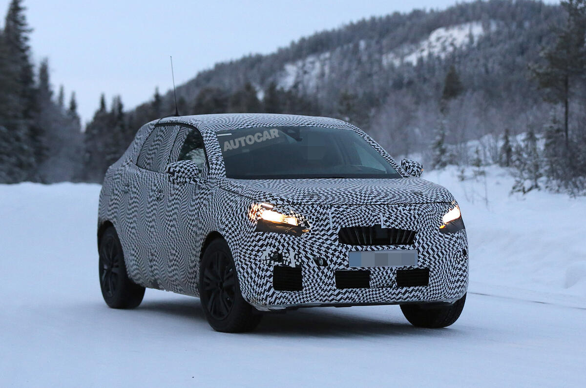 Peugeot 3008 spy shots testing