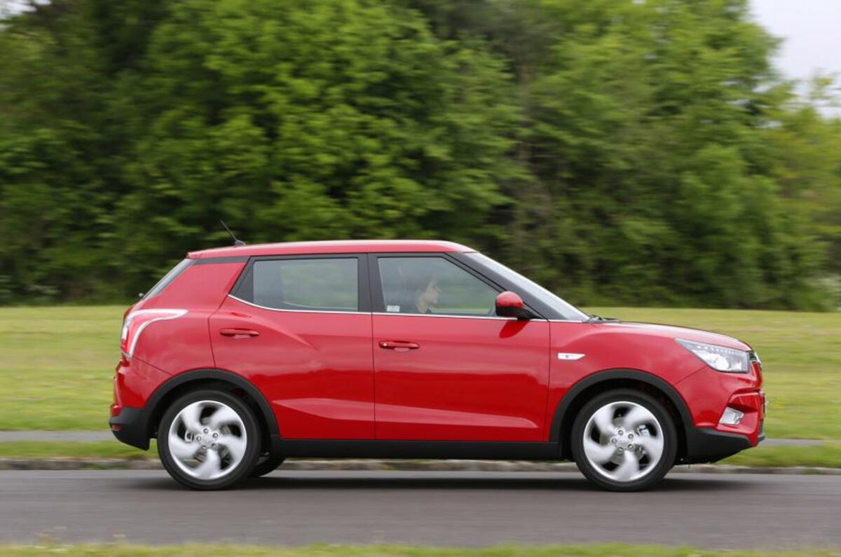 Ssangyong Tivoli 1 6 Elx 2017 Review Autocar