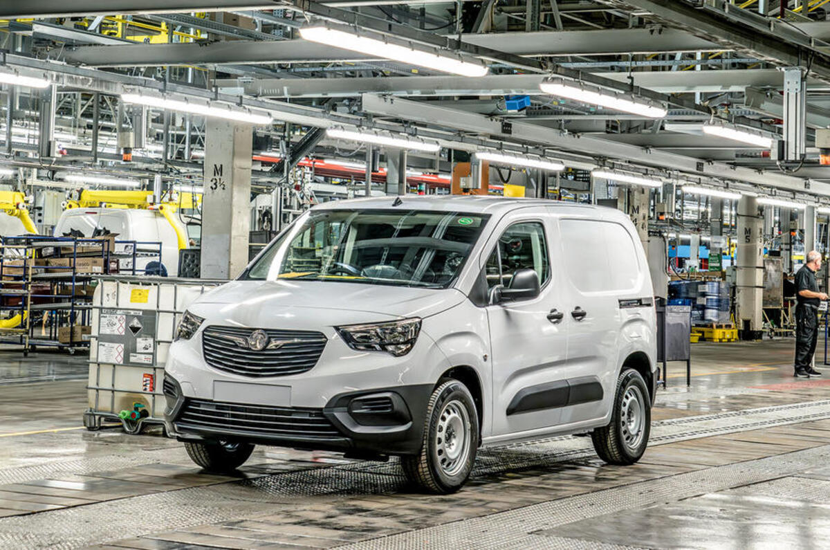 stellantis ellesmere port vauxhall combo e production