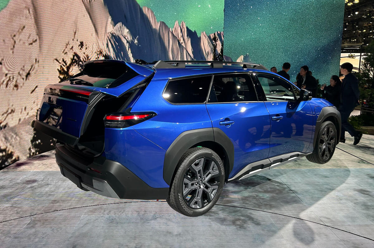 Subaru Trailseeker NY motor show stand rear quarte