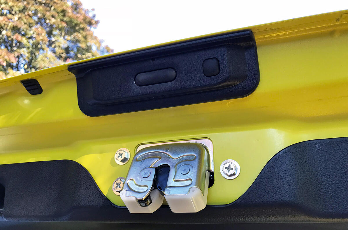 Suzuki Swift Sport 2018 long-term review boot buttons